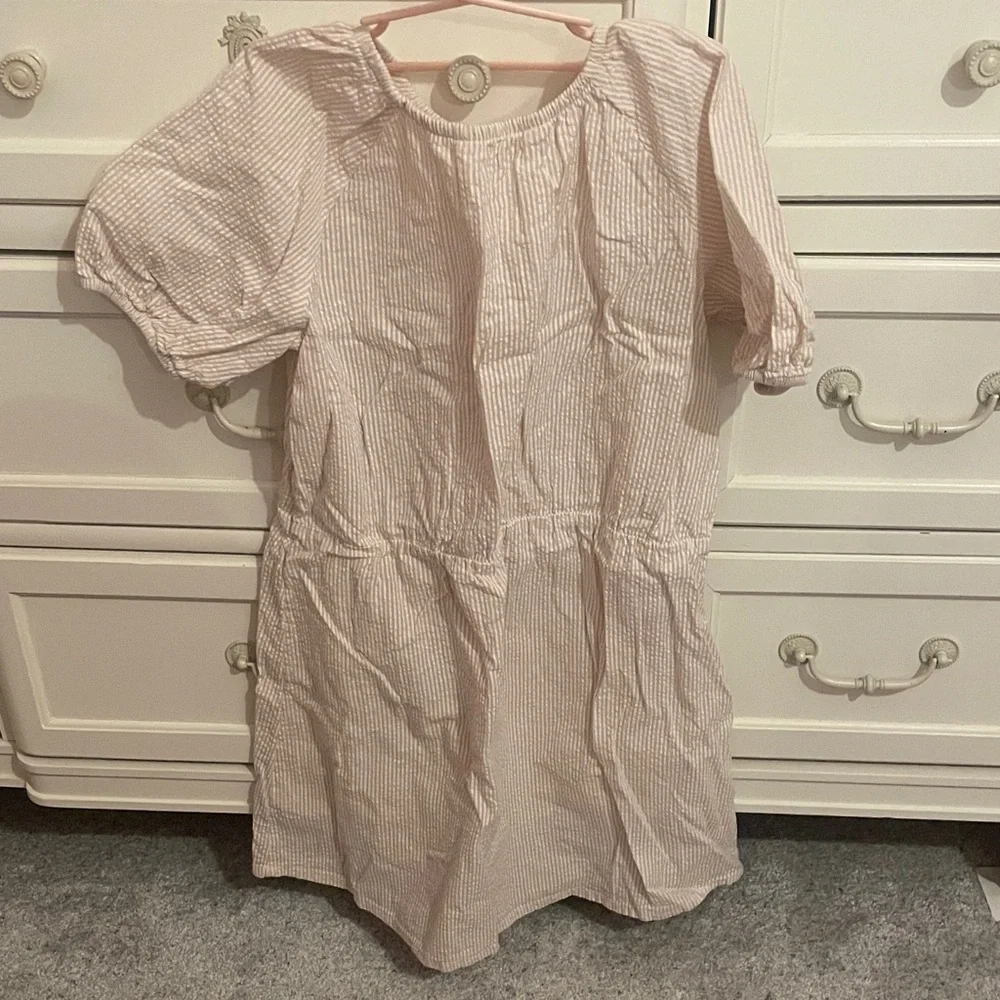 H&M Light Tan Striped Muslin Seersucker Casual Dress - Picture 3 of 3
